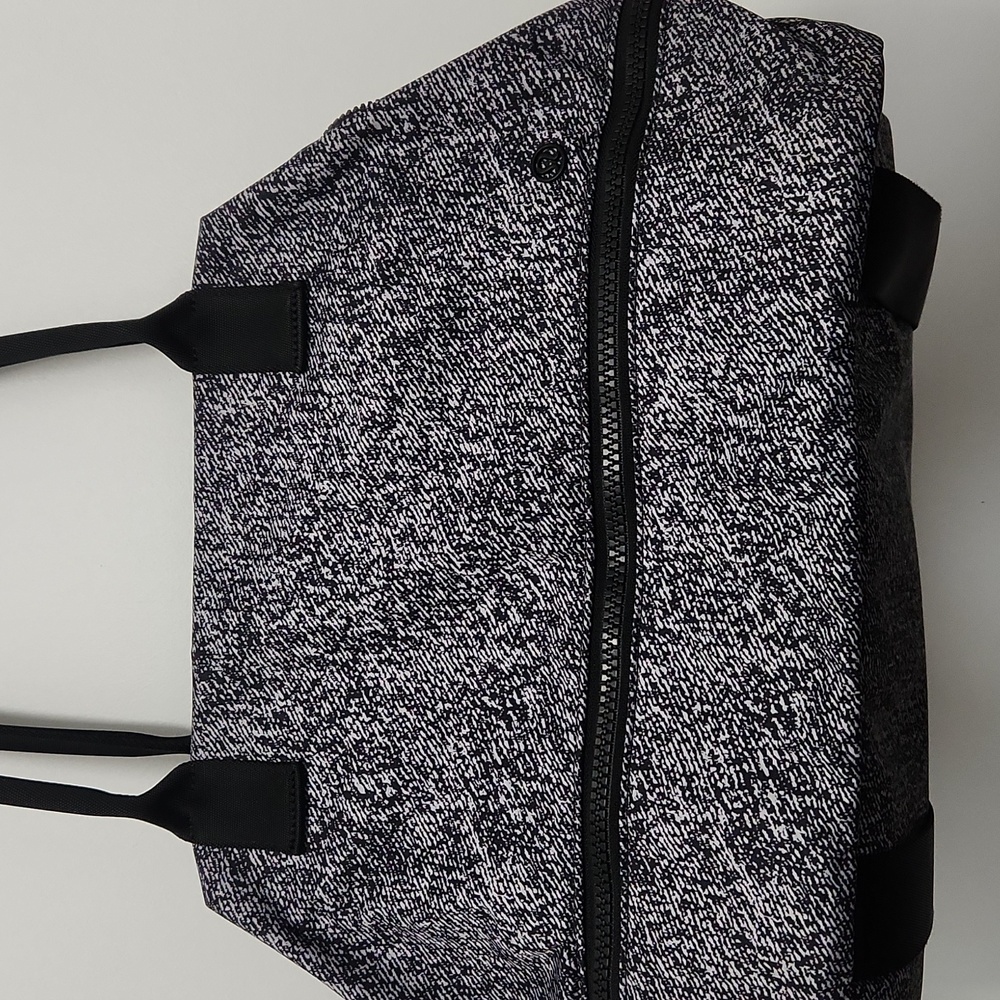 Large lululemon to go bag